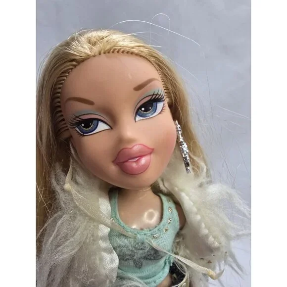 Bratz Talking Cloe Fashion Doll With Base- Base Issues- Read Description - Picture 11 of 16